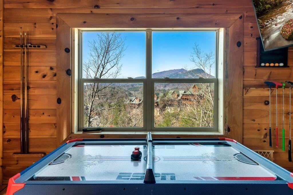 Cabin-N-Smokys! Indoor Resort Pool Views Hot Tub Game Room Sevierville Exterior photo