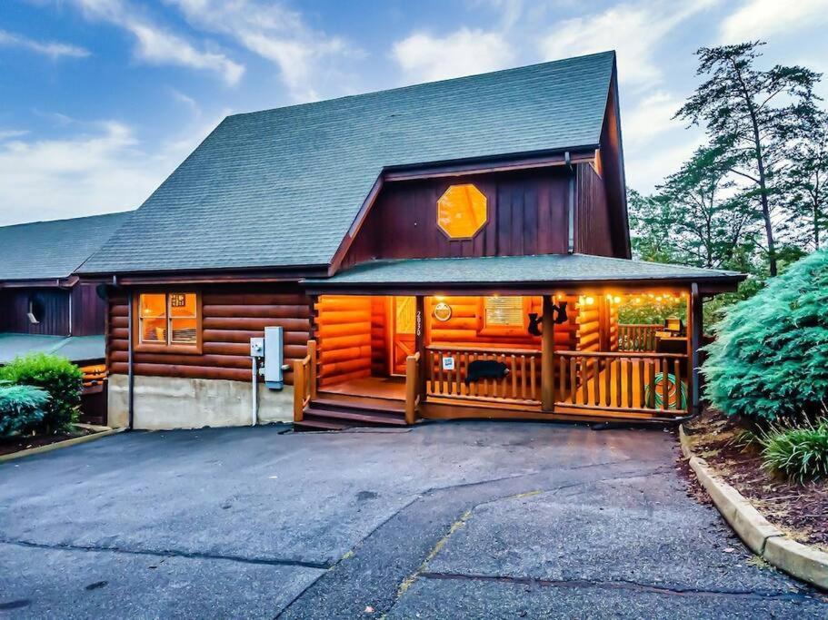Cabin-N-Smokys! Indoor Resort Pool Views Hot Tub Game Room Sevierville Exterior photo